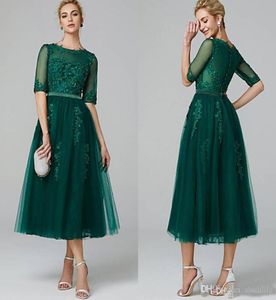 Elegante Cocktail Party Vestidos Aline Illusion Neck Tea Length Prom Dress com Beading Apliques Meia Manga Verde Escuro Especial Ev5656255