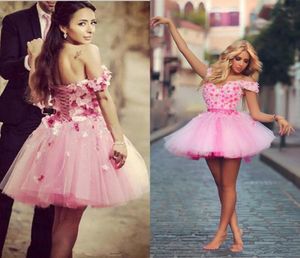 3Dapplique Off Axel Homecoming Dresses Sexig snörning Back Graduation Party Gowns Shortmini Tulle Prom Dress6193321