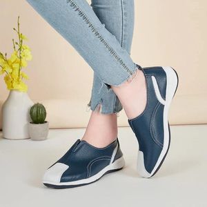 Sapatos casuais europeu e americano design feminino com tendões de vaca solas macias 2024 salto de inclinação anti deslizamento esportes preguiçosos