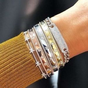 2024 neue Design Gold Farbe Breites Band Offene Armreif für Frauen Quadratische Geometrie Zirkonia Trendy Europäischen Dame Schmuck