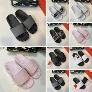 män kvinnor sommarstrand designer sandaler designer skor glida sommar mode breda platt hala sandaler toffel flip flip flop