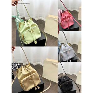 Wholesale Retail Brand Fashion Handbags New Womens Canvas Bucket Bag Cylinder Handbag Underarm