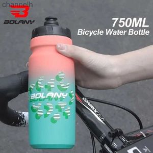 Vattenflaskor Bolany Cycling Bike Water Bottle Bicycle Gradient Color Plastic Sports Bottle 750 Ml Portable Kettle Mountain Bike Supplies YQ240320