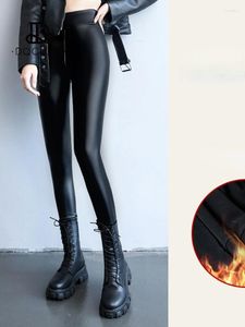 Kvinnors leggings byxor koreanska mode hög midja faux läder tunn sammet bantning sexig pu kvinnor höst