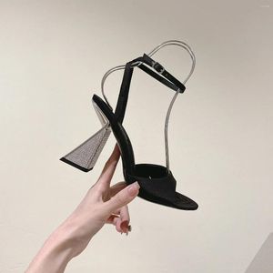 Casual Buty Projektantka moda seksowna dama czarna oryginalna skórzana skórzana pvc Peep Stopa poślizg na wysokich obcasach Kapcie Muler Sandał Letni