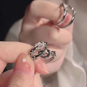 Herzförmiger, luxuriöser, offener Nischen-Design-Studenten-Liebesknoten-Ring, vielseitiger Ring für Paare und beste Freunde