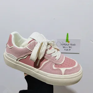 Söta casual skor sneakers 745 rosa blandade färger sportstil duk mode våren koreansk version platt wit 76568