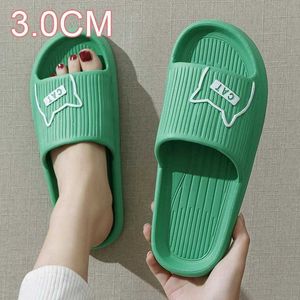 Chinelos casal verão praia slides mulheres dos desenhos animados urso flip flops homens grosso único banheiro interior antiderrapante sandálias senhoras sapatos 04 h240322