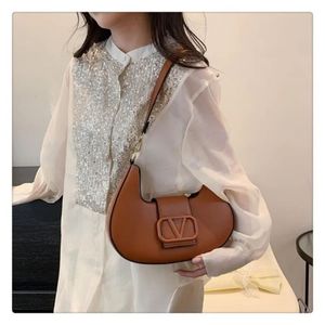 البيع الساخن الجديد 10A جودة عالية الجودة مصممة مصممة Crossbody Bag Fashion V-Letter Wallet Retro Women's Leather Leather Leather Bag Bag Whoop With Box Arst to FedEx