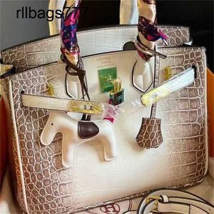 مصنوعة يدويًا BK Handbag Women Women Wille Grain Cow Himalayan 25 30 in In Cross-Body Rich Woman نفس الأسلوب مع الشعار جلد حقيقي