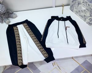 Tasarımcı Çocuk Setleri Hoodiespants Takım Marka Erkek Hooded Sweater Giyim Boyutu 1101603108171