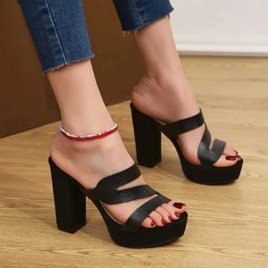 Slippers Slippers Women Retro Sandals Summer High Heel Platform Woman Outdoor Light Leather Comfort Peep Toe Tee Disual H240327