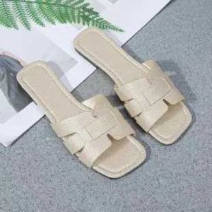 Chinelos 2023 verão novas mulheres fundo plano antiderrapante ao ar livre dedo do pé aberto praia sandálias femininas sexy design de moda slides mulher sapatos h2403254