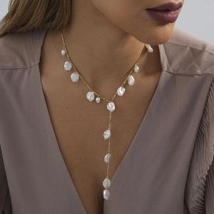 Hänge halsband fashionabla oregelbundna imitation pärlhalsband för kvinnor trendiga retro kvinnor choker smycken grossist direktförsäljning