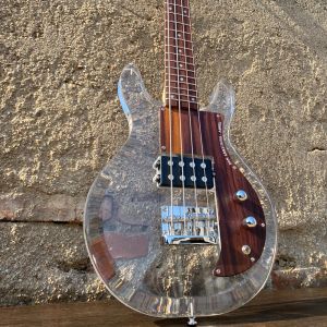 Gitarr 4 String Electric Bass Guitar, Crystal Clear Acrylic Body, Wood Pick Guard, Rosewood Fingerboard, Maple Neck, Free Frakt