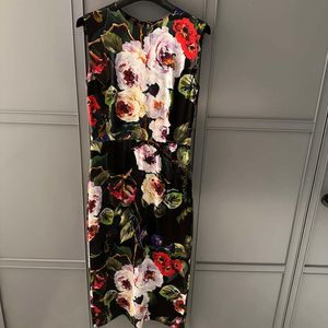 2024 Sommartryck strandkvinnor Silkklänning Kvinnlig vintage eleganta blommaklänningar