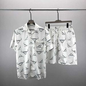 Summer Mens Tracksuits Hawaii Beach Pants Set Designer Shirts Printing Leisure Shirt Man Slim Fit The Board of Director Kort ärm Korta stränder