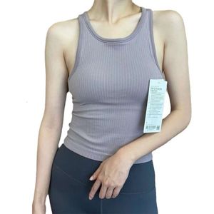 В комплект поставки LU Style Designer входят подушка для груди, спинка Yoga Beauty Back, Racerback, Fiess Fashion, спортивная воздухопроницаемость, короткий топ длиной до талии 2024