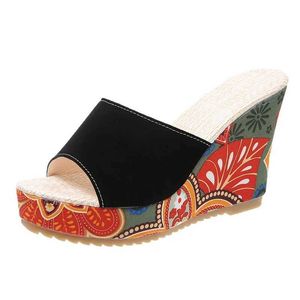 Chinelos novo verão sandálias femininas sapatos de dedo do pé aberto senhoras salto alto fundo grosso cunha casual retro estilo étnico impressão h24032502