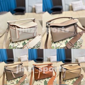 Tasarımcı çapraz vücut çantası kadın çanta bulmaca geometrik omuz çantaları tasarımcılar çanta moda crossbody çanta kontrast renk patchwork cüzdanlar mektuplar 24x15cm