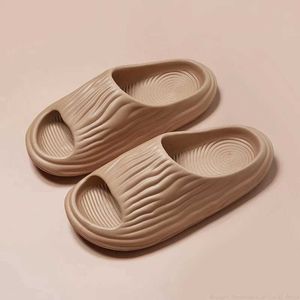 Kapcie sandały domowe Summer Man Flip Flip Flip Flip Flip Flip Flops Modna Koreańska plaża Mans Slajdes Sports Funny Gorzki Gurd Sandalias01g62d H240322ZUJA H240322