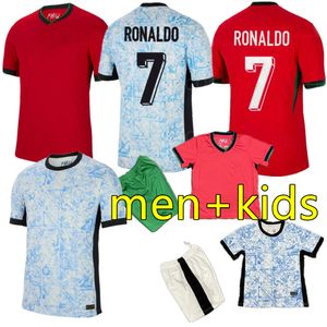 24 25 رجلاً+أطفالًا برتغالًا كرة قدم كرة قدم فرنانديز رونالدو كريستيانو بورتوجيسر 2024 كأس يورو لكرة القدم.