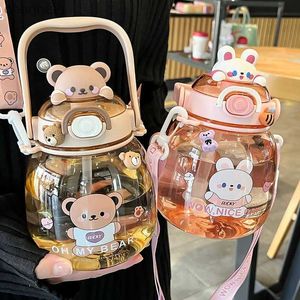 Бутылки для воды Портативная чашка Kawaii Bear Cup 1,3 л Стакан с соломой Симпатичная бутылка для воды для девочек и детей Кружка большой емкости Спорт на открытом воздухе Питьевой чайник yq240320