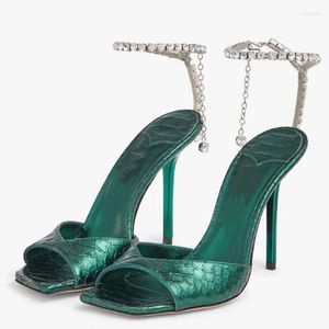 Sandalet kare gözetleme ayak parmağı kadın elmas kayış yüksek topuklu hayvan baskı elbise yaz partisi ayakkabı