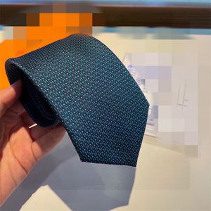 Cravatte in seta moda 2024 sottili cravatte in tessuto jacquard a pois stretti e stretti fatte a mano in molti stili con scatola