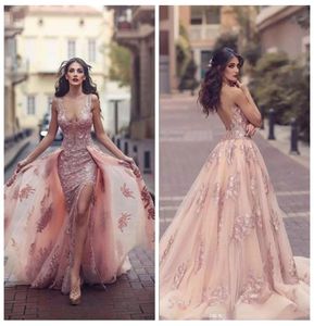 2019 Sheer Arabic Mermaid Prom Dresses Top Quality Sheer spetsapplikationer med CAPES Long Prom Party Split -klänningar med löstagbar TRA5317028