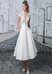 2023 Vneck Short Wedding Dress Robe De Mariage Appliques Lace Tealength Illusion Bridal Gown Vestido De Novia7484812