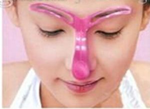 Ny ankomst professionell enkel att använda 1 st skönhet DIY Eyebrow Shaper Guide Mall Grooming Stencil Tool Ruler Reusable6788611