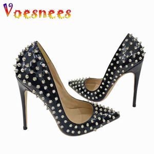 Kleidschuhe Celebrity Star High Heels 12 cm spitzer dünner Absatz Single Shallow Mouth Rivet Damenpumpen 2023 Neues einzigartiges Design Stilettos H240325