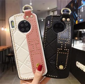 Luxury Head Layer Cowhide Rivet Designer Top Quanlity Wrist Strap Fall för iPhone 12 12Promax 12Pro 11 11Promax XS Max XR Huawei M5273863