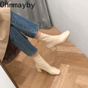 Slippers Classics Angle Boots 2022 Осенние дамы модные квадратные каблуки короткие ботинки Женщины британские дизайнерские мягкие кожаные туфли