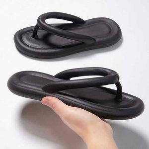 スリッパNew 2023 Summer Eva Pool Flip Flops Men Clip Toe Soft Bottom for Women Platform Non-Slip Beach Slides Sandals01TCMV H240322