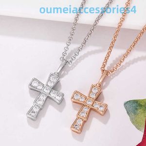 Designer Luxury Brand Jewelry Pendant Halsband V Cross Halsband Kvinna Rose 18K Set White Gold Collar Chain Chain