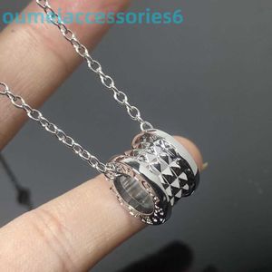 2024 Jewelry Designer Brand Pendant Neckor Rivet Halsband Little Red Charity ClaVicle Chain S925 Sterling Silver