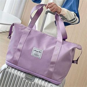 Stilvolle Umhängetaschen Oxford Stoff Reise -Aufbewahrung Tasche mit großer Kapazität Gepäckbeutel Designertasche Trocken und nasse Trennung Schwimmsportbeutel 240311