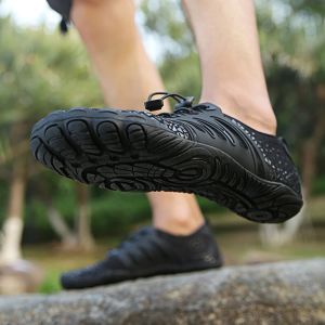 Skor inomhus löpande sportskor andningsbara atletiska sneakers män kvinnor non slip elastic mjuk sula för träning tränare fitness