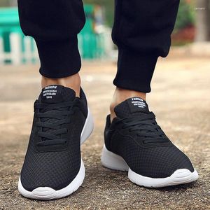 Casual Shoes Comemore 2024 Spring Men Lace Up Light Oddychający Sport Sport Sneakers Woman Treaker