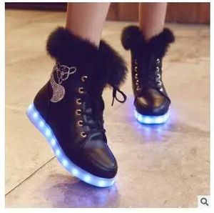 SURES Buty 2021 Polarowe buty śniegowe kobiety Ubs LED LED LED Casual Rabbit Hair Koktajzy Winte Warm Ladies Flat Mujer H240321CJKAS0KH