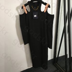 Sexy Ketten-Hüftkleid für Damen, schwarz, schlank, nackte Schultern, Halsrock, Leder-Schultergurt, lange Ärmel, Strickkleid