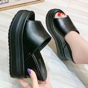 Sapatos de vestido Voesnees Mulheres 2021 Verão Novo Confortável Bolo Cunhas Chinelos Plataforma À Prova D 'Água Sexy Peep Toe Sandálias de Salto Alto H240321I6NAMJ0R