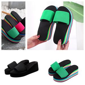 Terlik Kadınlar Tek Taraflı Flip Flops Bulgbon Yaz Gökkuşağı Kalın Sole Sandalet Yüksek Topuklular T dış Giyim Sıradan Plaj Giyim Gai Flip-Flop Outwear Rainbow Bigsize