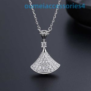 Designer Luxury Brand Jewelry Pendant Necklaces Skirt Womens Fan 925 Silver Necklace Rose Gold Sky Star White Fritillaria Clavicle Chain