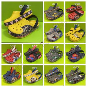 Сандалии EVA детские CrocClog Обувь из крокодиловой кожи нескользящая Легкие удобные Качественные детские летние пляжные вентилируемые горки Дизайнерские тапочки с героями мультфильмов A-03