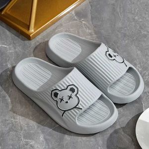 Slippers Couple Summer Beach Slides Women Cartoon Bear Flip Flops Men Thick Sole Indoor Bathroom Anti-Slip Sandals Ladies Shoes017 H240322