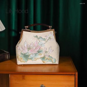 Evening Bags Vintage Floral Embroidery Medium Size Kisslock Handbag Retro Chic Chinese Traditional Prom Mobile Phone Sling Side Bag
