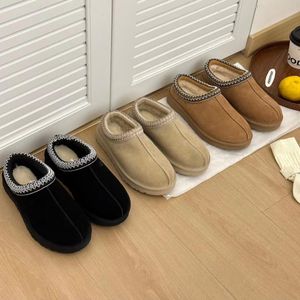 2024 Hot Man Women Tasman Slipper Snow Boots Sheepesk Sheep She Seaptin Plush Att Warm Boots with Card Guperbag Slippers Gifts Beautiful 002